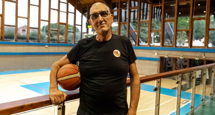 Loano piange Francesco "Checco" Cacace: scomparso a 63 anni lo storico volto del basket locale Loano piange Francesco "Checco" Cacace: scomparso a 63 anni lo storico volto del basket locale