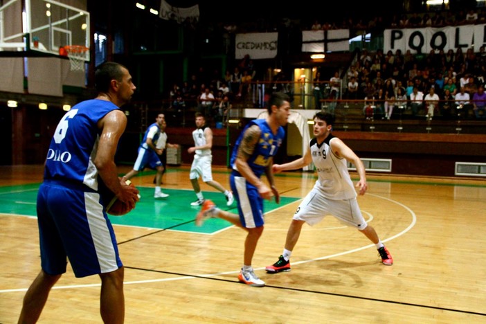 Basket, Serie C regionale: tra l'Azimut Loano e la promozione ci si mette il ferro Basket, Serie C regionale: tra l'Azimut Loano e la promozione ci si mette il ferro