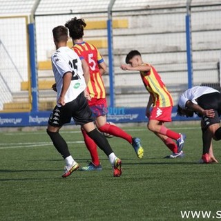Calcio, Eccellenza. Finale, non basta un super Brollo contro il Rivasamba: "Spero sia la prima rete di tante, vogliamo mantenere la categoria" Calcio, Eccellenza. Finale, non basta un super Brollo contro il Rivasamba: "Spero sia la prima rete di tante, vogliamo mantenere la categoria"