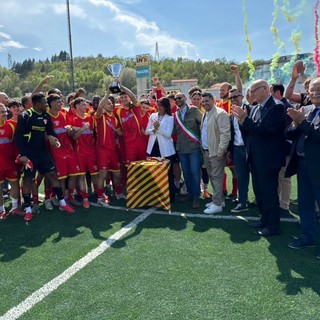 Calcio | Il Millesimo saluta il Viglino battendo 3-2 il Golfo Pro Recco. Coppa al cielo e caroselli dei tifosi