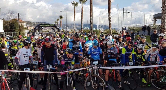 Granfondo di Loano. Ecco l'orario del passaggio dei corridori e le modifiche alla viabilità Granfondo di Loano. Ecco l'orario del passaggio dei corridori e le modifiche alla viabilità