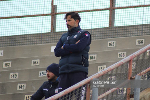 Calcio, Serie D. Savona spazzato via dalla Fezzanese, per la squadra di Grandoni è un momento nero: "Meglio parlare a bocce ferme, stiamo vivendo una fase complicata" (VIDEO)