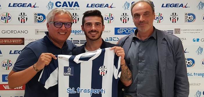 La presentazione al Savona di Mattia Giani, insieme ai dirigenti Canepa e Sciutto La presentazione al Savona di Mattia Giani, insieme ai dirigenti Canepa e Sciutto