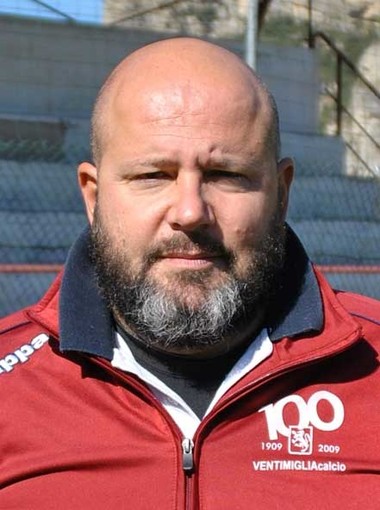 Calcio, Ventimiglia. Scelto il successore di Luccisano, la panchina granata a Gianfranco Massullo Calcio, Ventimiglia. Scelto il successore di Luccisano, la panchina granata a Gianfranco Massullo