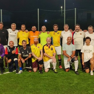 Il "calcetto del venerdì", rito che resiste alle mode e al tempo: c'è chi festeggia oltre un quarto di secolo di passione Il "calcetto del venerdì", rito che resiste alle mode e al tempo: c'è chi festeggia oltre un quarto di secolo di passione