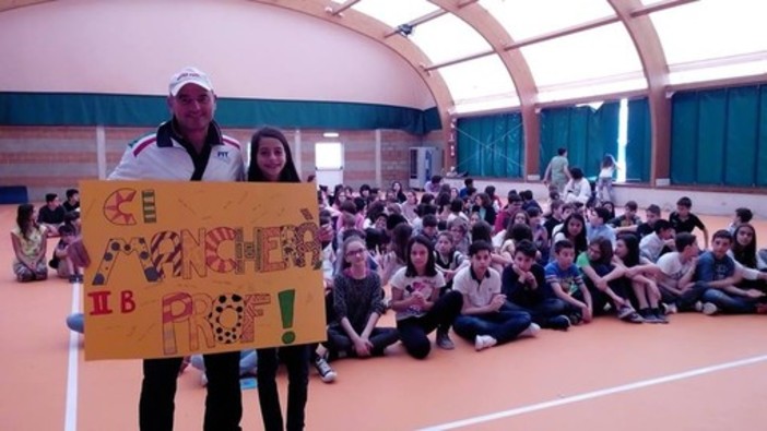 Dopo quarant'anni di insegnamento "volati via come un soffio", il prof Giorgio Caviglia va in pensione Dopo quarant'anni di insegnamento "volati via come un soffio", il prof Giorgio Caviglia va in pensione