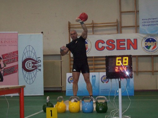 Kettlebel: Finale scalda i motori per la grande maratona di domenica