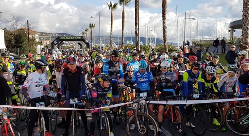 Granfondo di Loano. Ecco l'orario del passaggio dei corridori e le modifiche alla viabilità Granfondo di Loano. Ecco l'orario del passaggio dei corridori e le modifiche alla viabilità