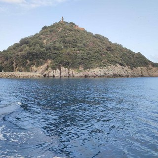 Outdoor | Albenga. Porto rifugio della Gallinara, approvato il nuovo regolamento. Tomatis: "Un patrimonio da rendere fruibile"