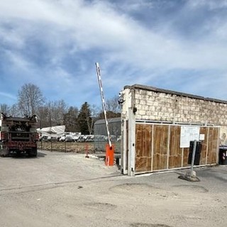 Centro rifiuti Sat e campo sportivo ad Albenga, la minoranza: “Ingressi separati per il centro di raccolta e lo stadio Riva”