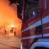 Incendio all'isola ecologica di Enesi: firmata l’ordinanza, stop a consumo e raccolta di alimenti e all’uso di acqua dai pozzi