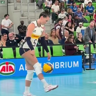 La pallavolista albisolese Ilaria Spirito conquista il web: virale il video dei palleggi prima di un match con la Nazionale