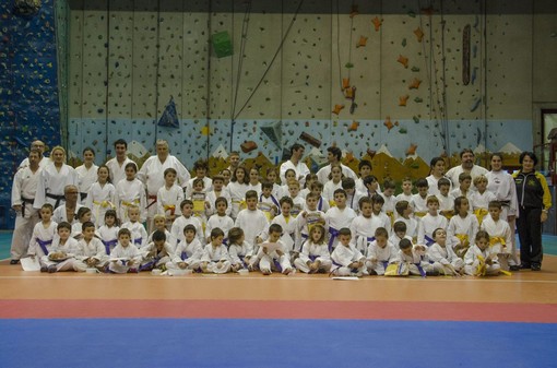Karate Club Savona: è stato un fine 2015 tra eventi e nuove cinture