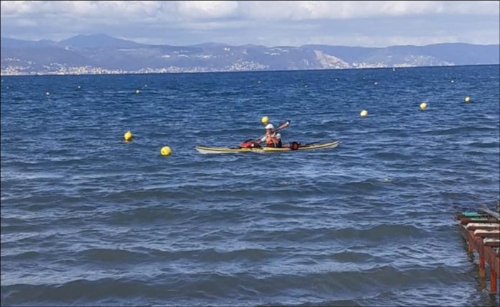 Un omaggio alla Liguria, Andrea Ricci attraversa la regione in Kayak