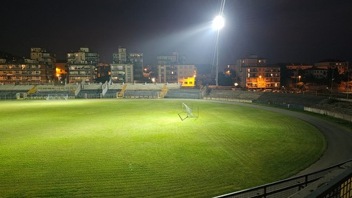 "Luci al Bacigalupo", nello stadio di Savona ecco la riaccensione. Viti: "Martedì l'utilizzo nelle ore serali con l'uso delle docce" "Luci al Bacigalupo", nello stadio di Savona ecco la riaccensione. Viti: "Martedì l'utilizzo nelle ore serali con l'uso delle docce"