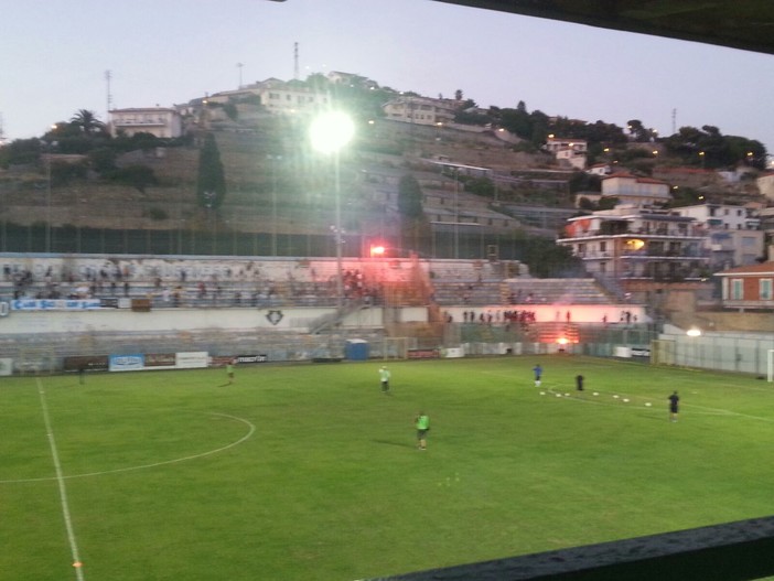 Sanremo: tensione e incidenti a pochi minuti dal derby di Coppa Italia tra Sanremese e Imperia Sanremo: tensione e incidenti a pochi minuti dal derby di Coppa Italia tra Sanremese e Imperia