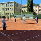Albissola, riprendono le lezioni gratuite di tennis del TC Alba Docilia agli studenti delle scuole medie