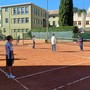 Albissola, riprendono le lezioni gratuite di tennis del TC Alba Docilia agli studenti delle scuole medie