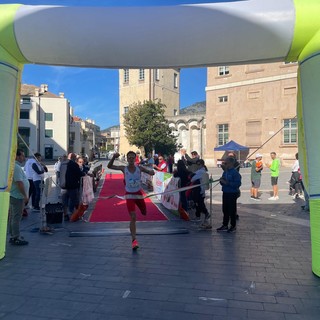 Il Giro delle Mura di Loano ritorna dopo 5 anni: vittorie per Daniele Marcelli e Laura Papagna Il Giro delle Mura di Loano ritorna dopo 5 anni: vittorie per Daniele Marcelli e Laura Papagna