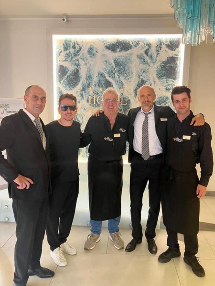 FOTONOTIZIA: Soggiorno ad Alassio per l'ex pilota di MotoGp Jorge Lorenzo FOTONOTIZIA: Soggiorno ad Alassio per l'ex pilota di MotoGp Jorge Lorenzo