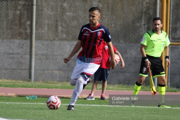 Marc Tona in azione nel derby contro il Savona Marc Tona in azione nel derby contro il Savona