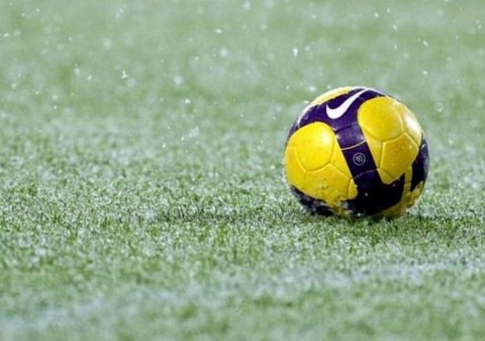 Calcio, a forte rischio il programma dilettantistico del weekend: tutte le disposizioni in caso di allerta meteo