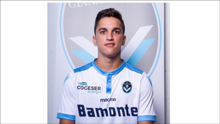 Marco Capano con la maglia della Giana Erminio