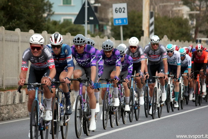 Milano-Sanremo 2026, modifiche alla viabilità a Savona per il passaggio della corsa