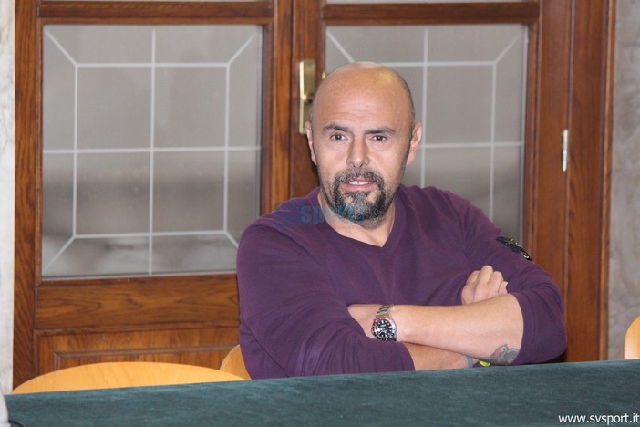 Irrigazione del campo del Bacigalupo, Scaramuzza (Lega) attacca: "Buttati nel cesso soldi che potevano essere usati per la struttura" Irrigazione del campo del Bacigalupo, Scaramuzza (Lega) attacca: "Buttati nel cesso soldi che potevano essere usati per la struttura"