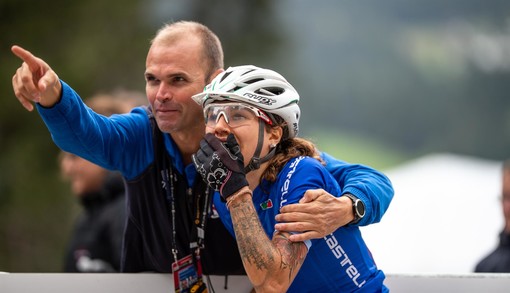 l CT della Nazionale Italiana Mountain Bike e organizzatore dell'Andora Bike Race Mirko Celestino con Marika Tovo ai Campionati del Mondo di Mountain Bike 2018 - (Credits: Michele Mondini)