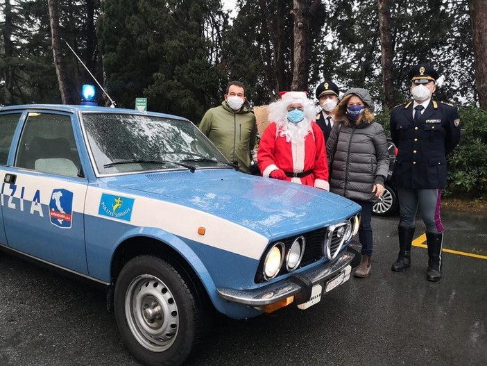 Il Moto Club Polizia di Stato porta regali e sorrisi alla Pediatria di Savona (FOTOgallery)