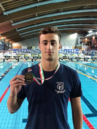Nuoto: Due medaglie e tre primati regionali per Alberto Razzetti a Riccione