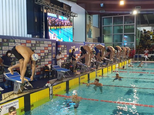 Nuoto: il Trofeo Sapio parte con i record di Matteo Lamberti e Francesca Fangio Nuoto: il Trofeo Sapio parte con i record di Matteo Lamberti e Francesca Fangio