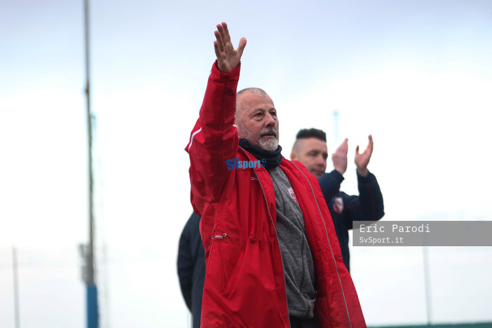 Calcio, Nolese. Mister Cavaliere esonerato a poche ore dai playoff: "Chiudo la mia carriera da allenatore, esperienza chiusa nel peggiore dei modi" Calcio, Nolese. Mister Cavaliere esonerato a poche ore dai playoff: "Chiudo la mia carriera da allenatore, esperienza chiusa nel peggiore dei modi"