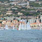 Parasailing. Ferve l'attività anche per la I Zona, in acqua anche i ragazzi di Savona