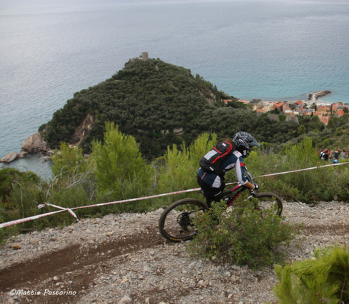 Outdoor. Guida di mountain bike, a Finale sta per iniziare il nuovo corso Outdoor. Guida di mountain bike, a Finale sta per iniziare il nuovo corso