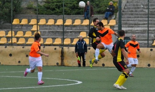 Calcio, Prima Categoria/A, 30^giornata. Bagarre play-off per gli ultimi 90 minuti: è spareggio Golfodianese-Ospedaletti! Bordighera Sant’Ampelio e Celle Ligure chiudono col botto