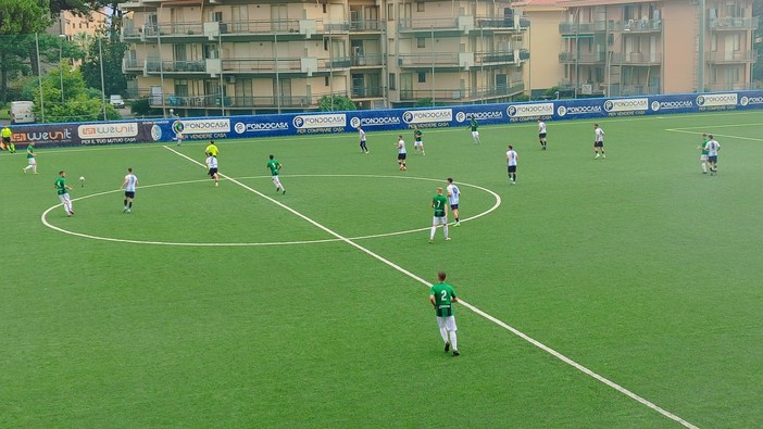 Calcio, Eccellenza. Un tempo per parte, il Pietra contro l'Angelo Baiardo rinvia l'appuntamento con la vittoria: è 1-1 Calcio, Eccellenza. Un tempo per parte, il Pietra contro l'Angelo Baiardo rinvia l'appuntamento con la vittoria: è 1-1