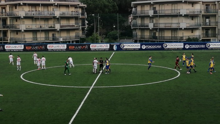 Calcio, Eccellenza. Il colpo di Parodi spezza l'equilibrio, la Genova Calcio si impone a Pietra 1-0 Calcio, Eccellenza. Il colpo di Parodi spezza l'equilibrio, la Genova Calcio si impone a Pietra 1-0