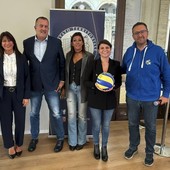 Volley. Domenica scatta la quinta edizione del Trofeo Gian Luigi Corti, in campo anche le squadre savonesi Volley. Domenica scatta la quinta edizione del Trofeo Gian Luigi Corti, in campo anche le squadre savonesi