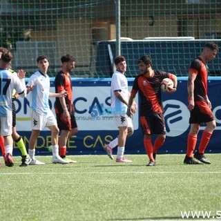 Calcio. Eccellenza ai titoli di coda: il Taggia sogna gli spareggi nazionali, al Pietra Ligure serve un miracolo per evitare la retrocessione Calcio. Eccellenza ai titoli di coda: il Taggia sogna gli spareggi nazionali, al Pietra Ligure serve un miracolo per evitare la retrocessione