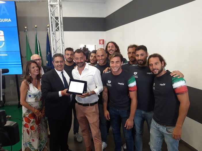 La Liguria premia i suoi sportivi: medaglie alla nazionale di pallanuoto e di nuoto sincronizzato
