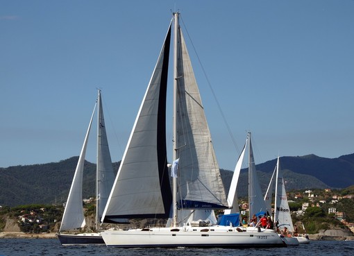 Vela: oltre 300 ragazzi delle scuole torinesi sono pronti a sbarcare alla Marina di Varazze Vela: oltre 300 ragazzi delle scuole torinesi sono pronti a sbarcare alla Marina di Varazze