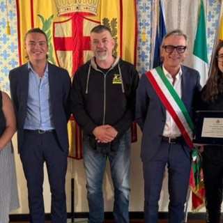 Pugilato. Il Comune di Albenga premia Amelia Zamana, il sindaco Tomatis: "Copito dalla sua maturità e determinazione"