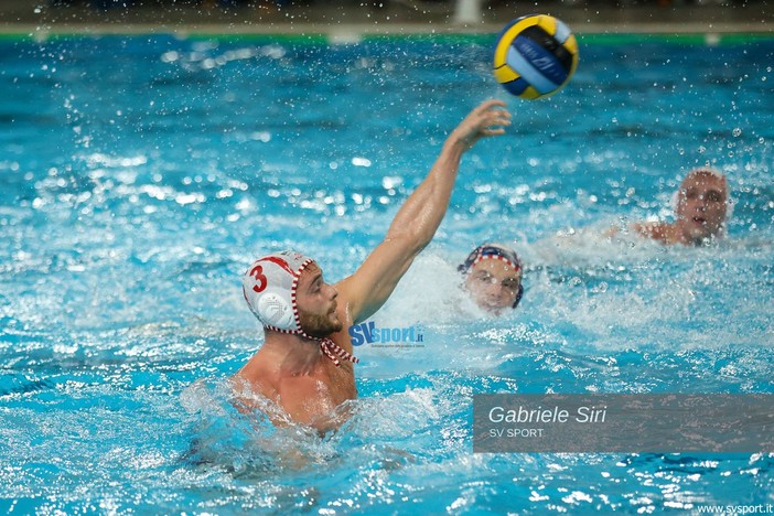 Pallanuoto. Nemmeno una Roma Vis Nova in buona forma frena la Rari, i biancorossi si impongono 12-6 Pallanuoto. Nemmeno una Roma Vis Nova in buona forma frena la Rari, i biancorossi si impongono 12-6