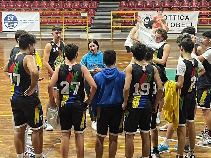 Pallacanestro Alasso. Le leve principali trascinano la settimana gialloblu Pallacanestro Alasso. Le leve principali trascinano la settimana gialloblu