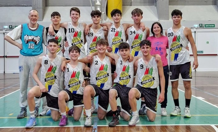Pallacanestro Alassio. E' tempo delle fasi finali per le formazioni gialloblu Pallacanestro Alassio. E' tempo delle fasi finali per le formazioni gialloblu