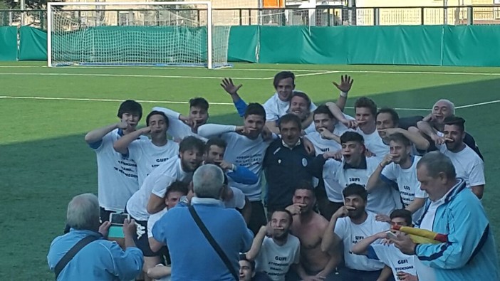 FOTONOTIZIA: PIETRA LIGURE CAMPIONE! I BIANCAZZURRI PROMOSSI IN PROMOZIONE!