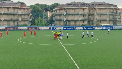 Calcio, Eccellenza. Il Pietra in casa non sbaglia: basta un tempo per domare il Campomorone 3-0 Calcio, Eccellenza. Il Pietra in casa non sbaglia: basta un tempo per domare il Campomorone 3-0