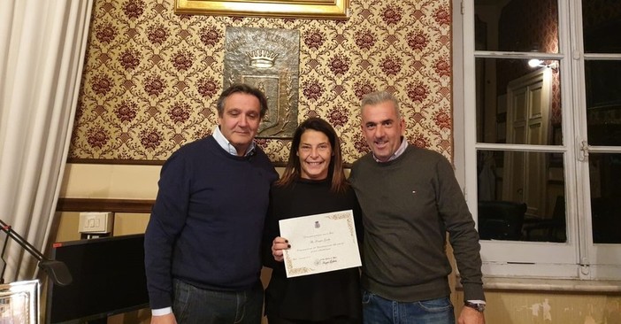 L'ex Genoa e Juve Corrado Grabbi turista fedele di Alassio: la sorella Silvia ricevuta in comune (FOTO)